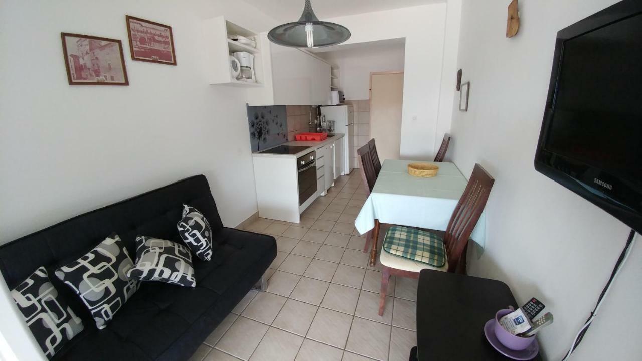 Apartments Dora Banjol Buitenkant foto