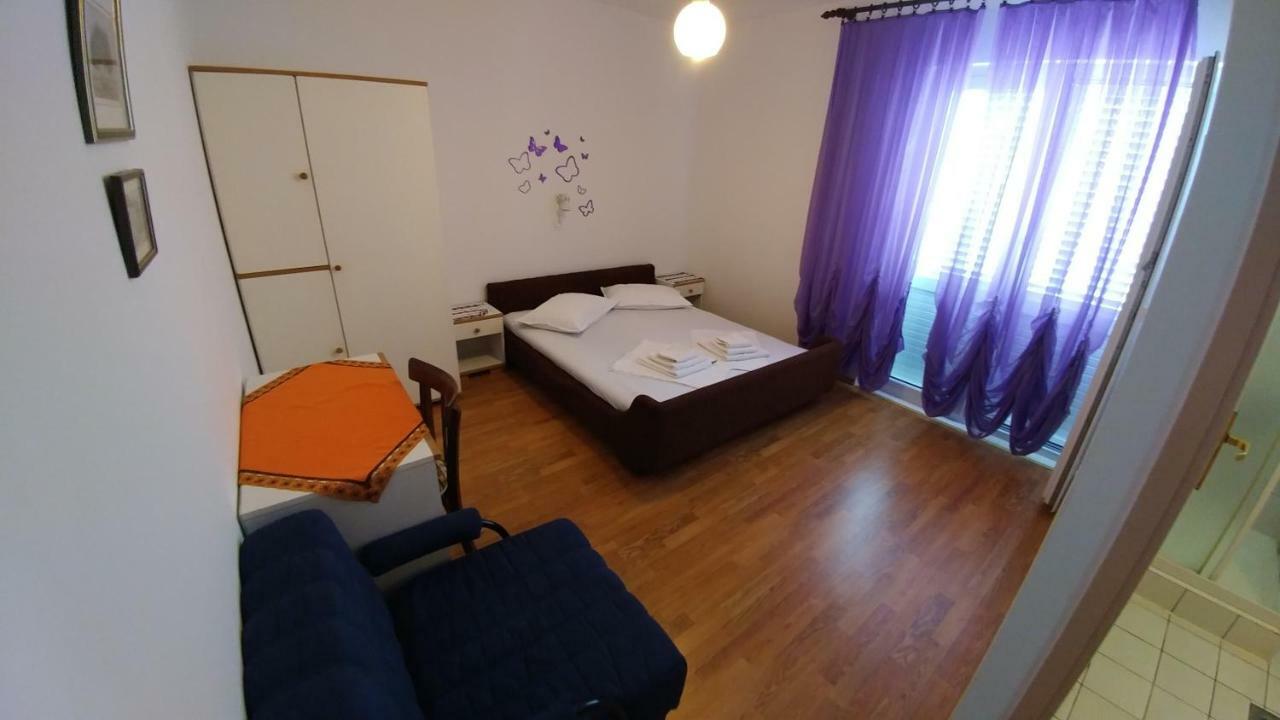 Apartments Dora Banjol Buitenkant foto