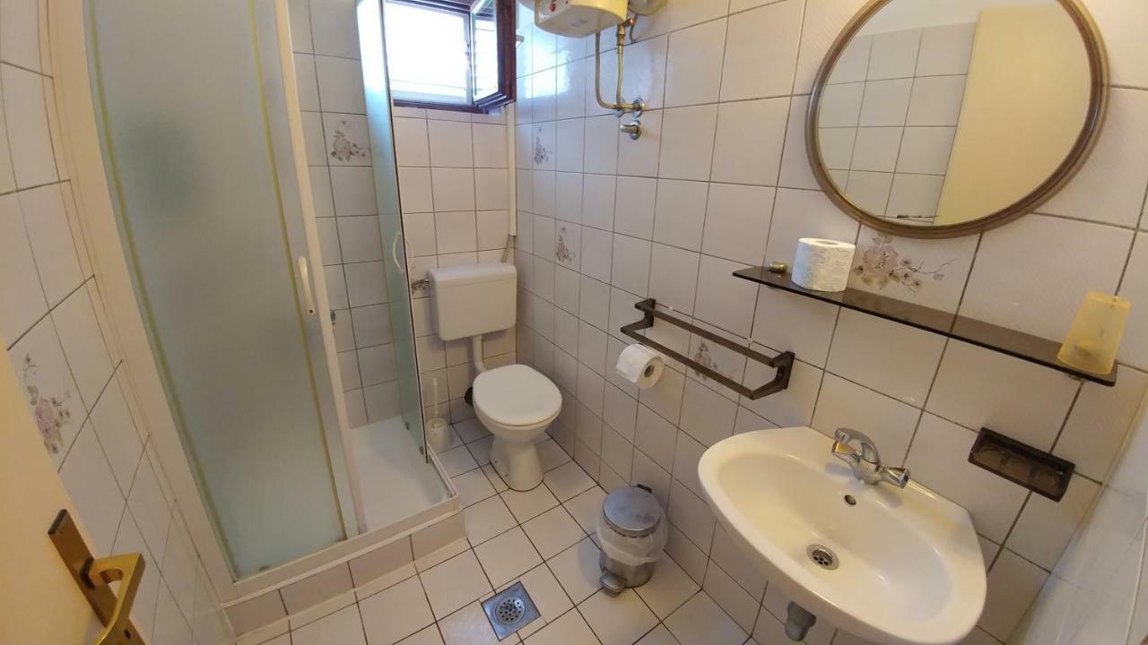 Apartments Dora Banjol Buitenkant foto