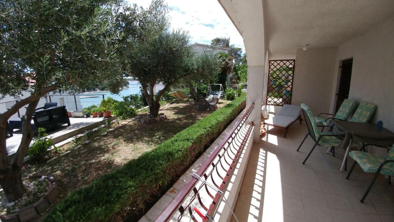 Apartments Dora Banjol Buitenkant foto