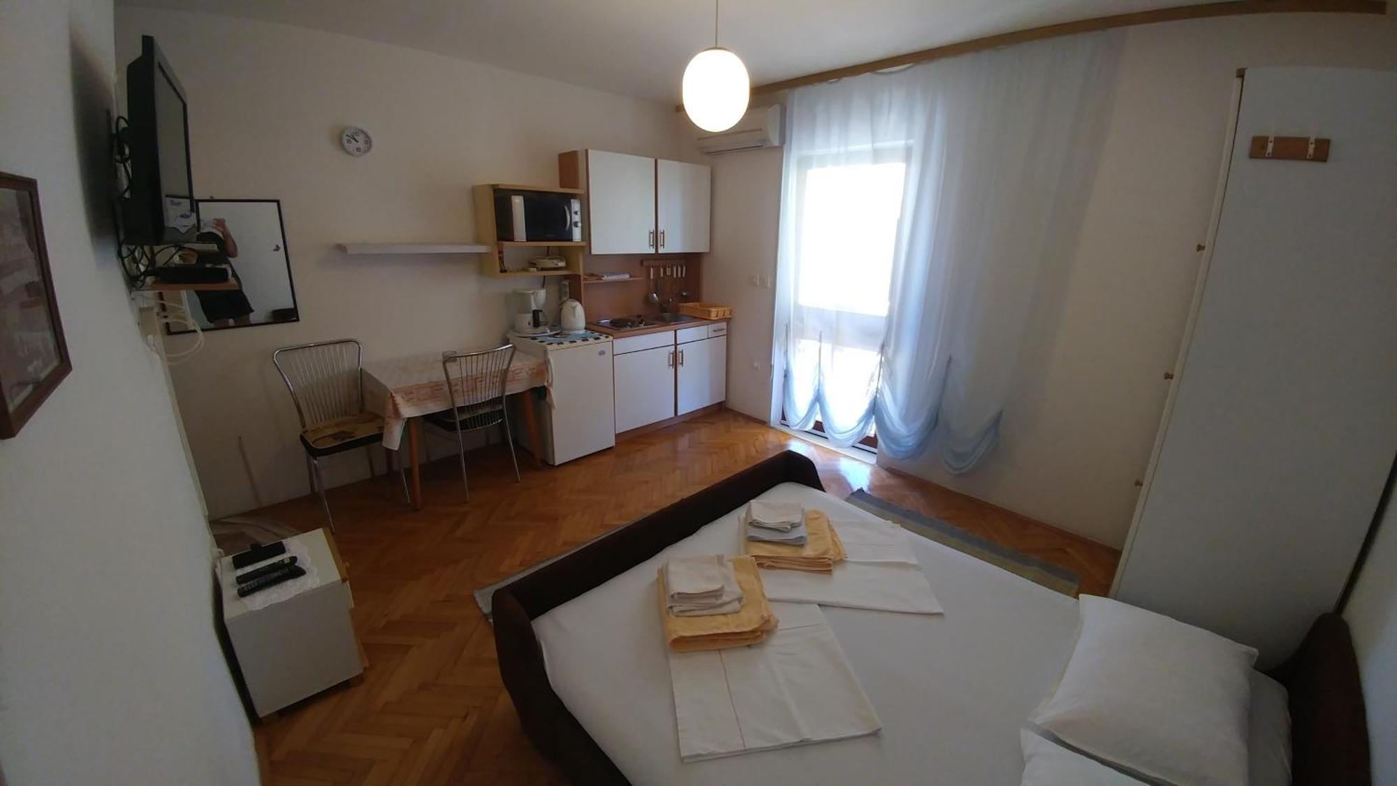 Apartments Dora Banjol Buitenkant foto