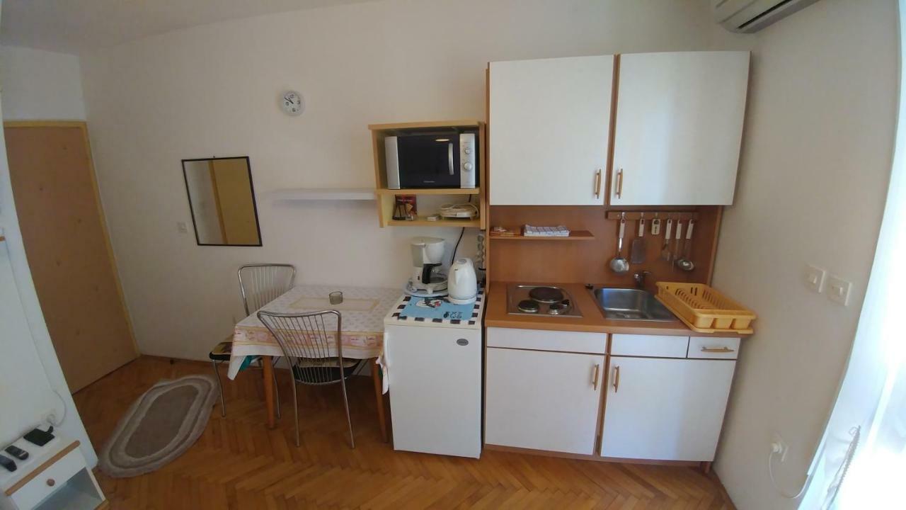 Apartments Dora Banjol Buitenkant foto